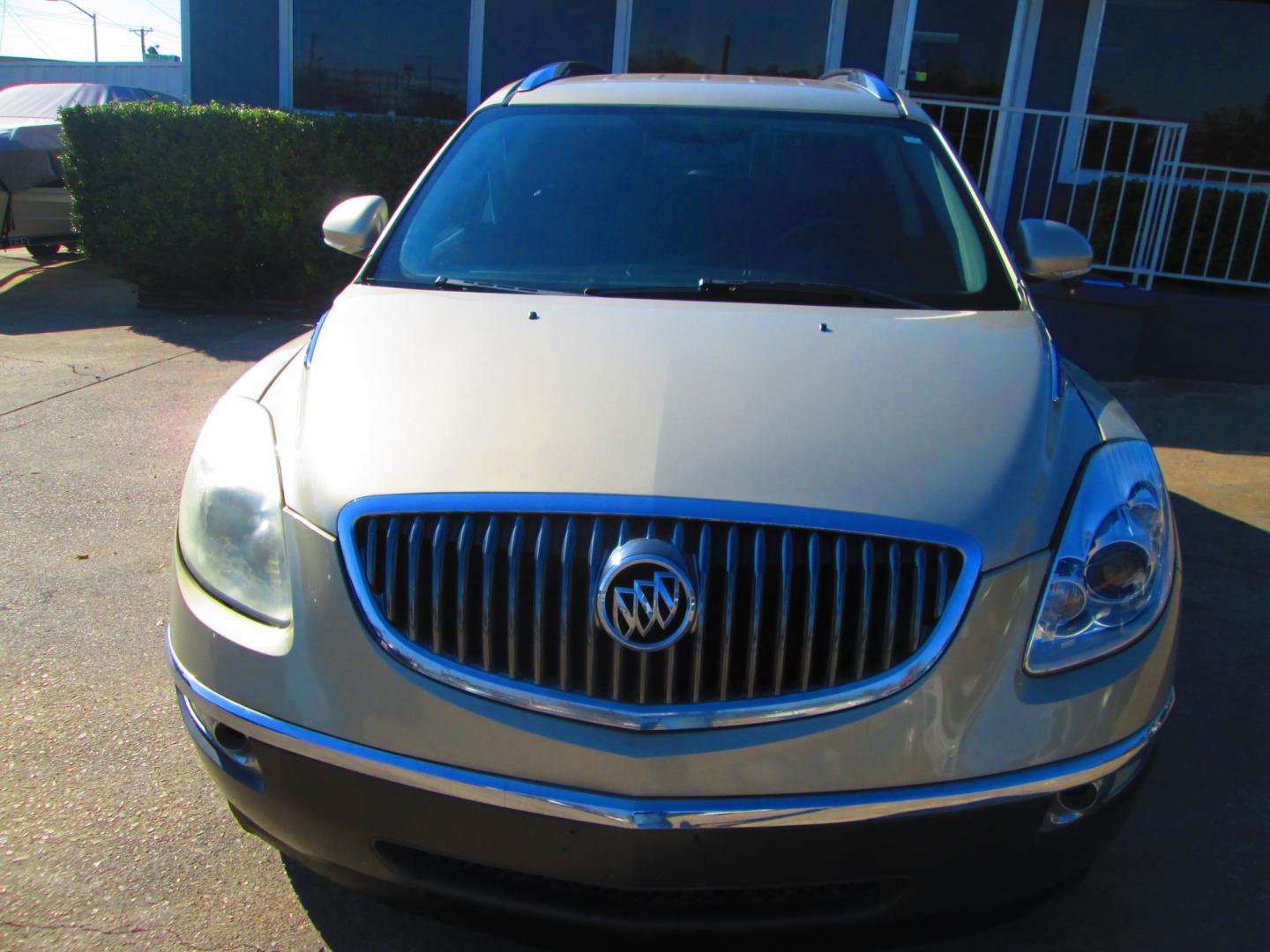 2012 GOLD Buick Enclave Leather AWD (5GAKVCED6CJ) with an 3.6L V6 DOHC 24V engine, 6-Speed Automatic Overdrive transmission, located at 1815 NE 28th St., Fort Worth, TX, 76106, (817) 625-6251, 32.795582, -97.333069 - Photo#1